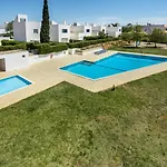 Sunny With Pool Access *