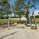 Sunny With Pool Access