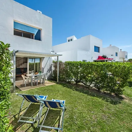 Hébergement de vacances Sunny With Pool Access Armação de Pêra