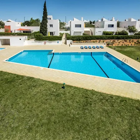 度假居 Sunny With Pool Access *