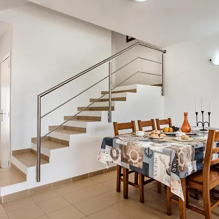 Sunny With Pool Access بيت للعطل Armação de Pêra