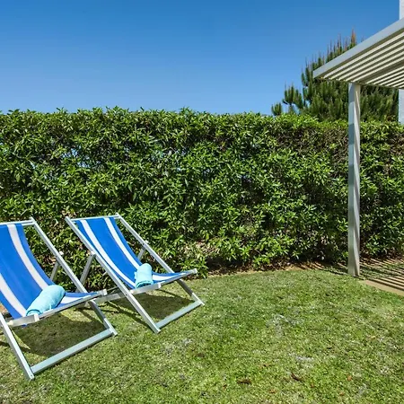 Sunny With Pool Access