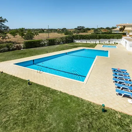 Sunny With Pool Access بيت للعطل