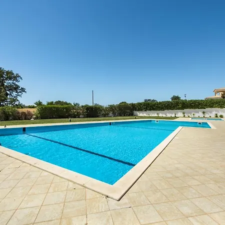 Sunny With Pool Access بيت للعطل