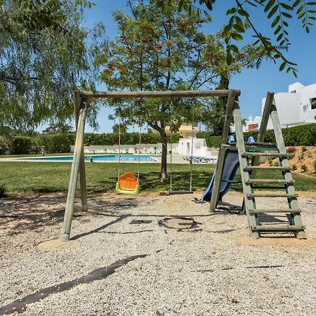 Sunny With Pool Access