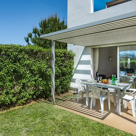 Vakantiehuis Sunny With Pool Access