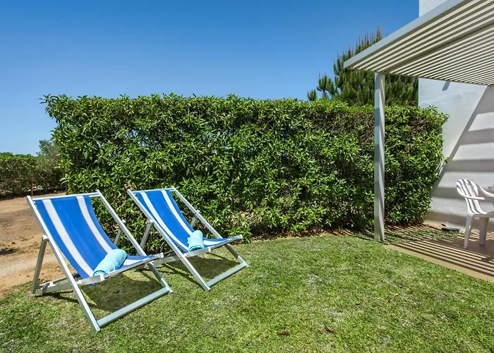 Sunny With Pool Access