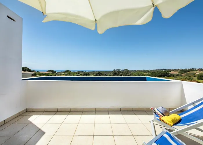 Sunny With Pool Access * Armação de Pêra