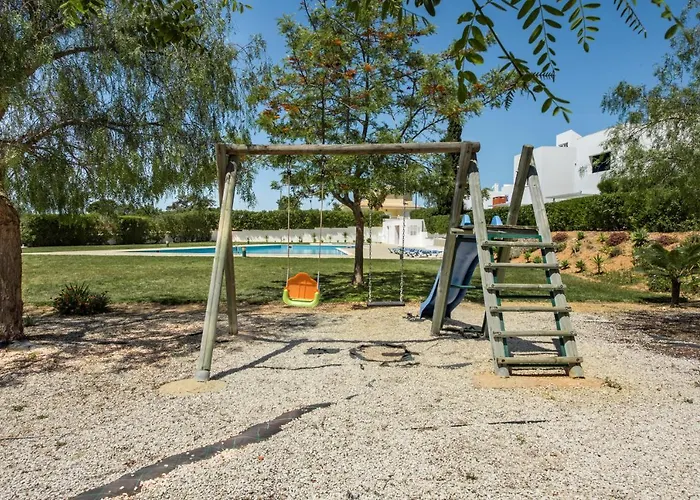 Sunny With Pool Access