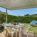 Dom wakacyjny Sunny With Pool Access Armação de Pêra