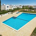 Dom wakacyjny Sunny With Pool Access *